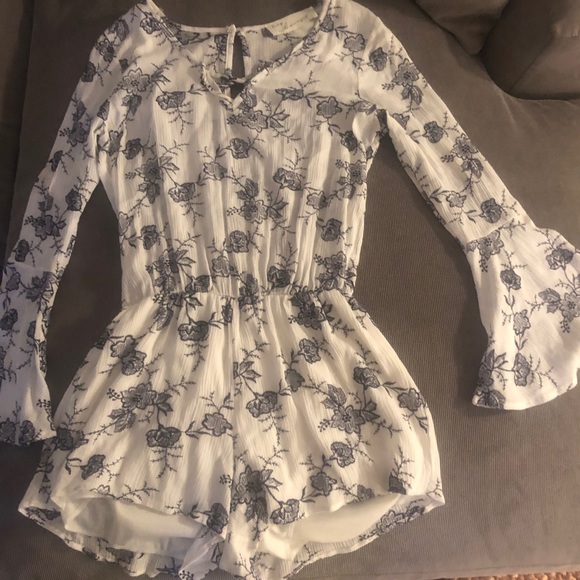 Vintage Havana Other - Cute white and black romper